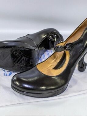 New NWOT Black Mary Jane Platform Pumps - Women's Leather Heels
